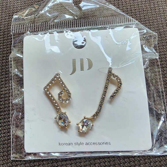 NWT JD Rhinestone Music Note Earrings - Picture 4 of 10